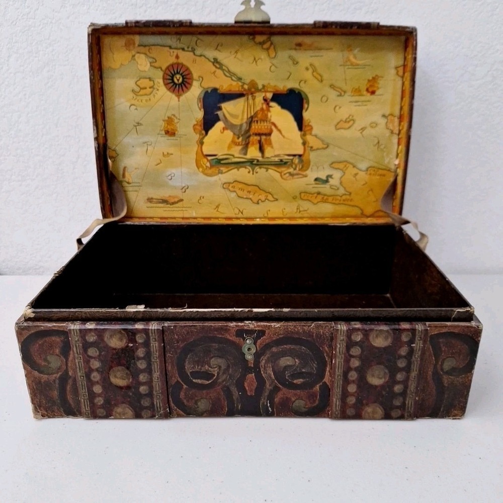 Vintage 1940s Toy Pirate Treasure Chest‎ with Caribbean Map Inside Lid  12.5" - Picture 7 of 16